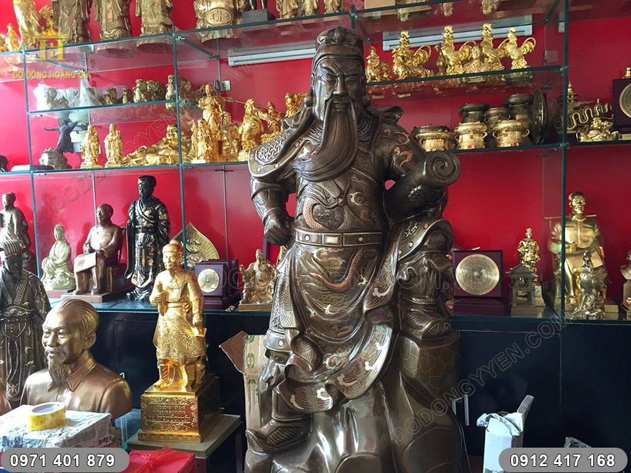 tượng Quan C&ocirc;ng